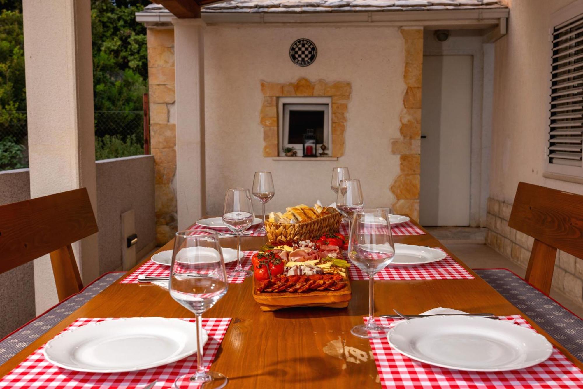פודסטראנה Apartments Solmar מראה חיצוני תמונה